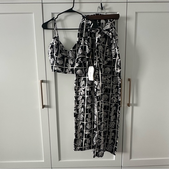 midnight sky Pants - Black and White Geometric Jumpsuit and Wide-Leg Pants Set